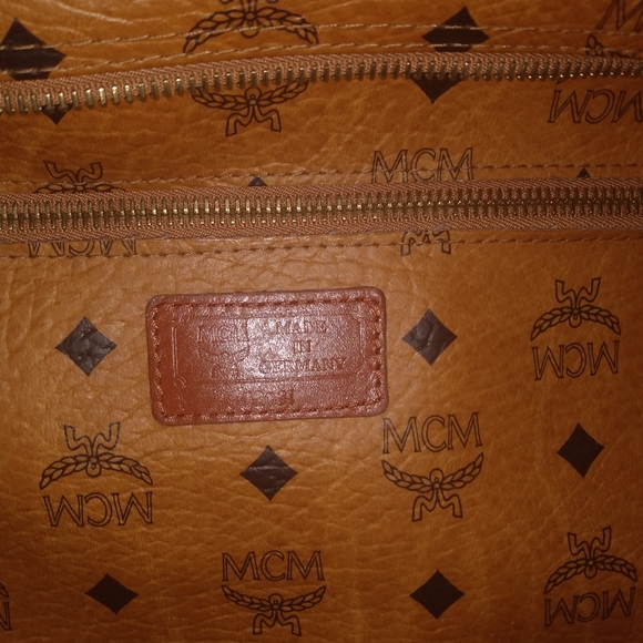 MCM Tote 🤎🖤 - Picture 14 of 16